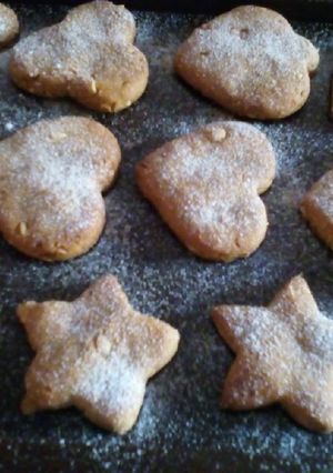 मल्टीग्रेन ड्राई फ्रूट्स कुकीस (Multigrain dry fruits cookies recipe in hindi) रेसिपी मुख्य फोटो