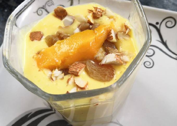 Simple Way to Prepare Homemade Mango smoothie