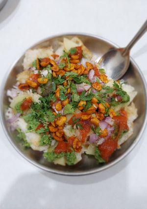 જામનગર ના પ્રખ્યાત બ્રેડ કટકા (Jamnagar Famous Bread Katka Recipe In Gujarati) રેસીપી મુખ્ય ફોટો