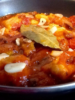 Una foto de Abadejo en salsa de tomate y pimientos del piquillo