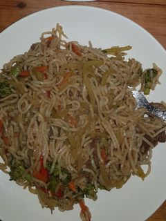 Una foto de Chao mein de lomito de res
