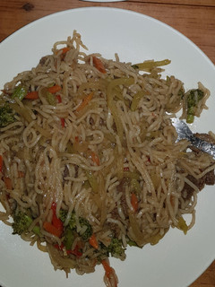 Una foto de Chao mein de lomito de res