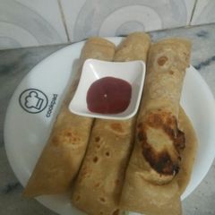 A picture of Chicken roll paratha.