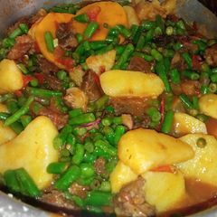A picture of Beef french beans stew.