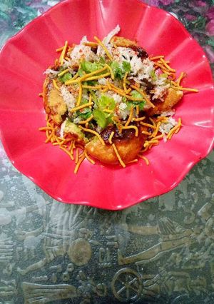 आलू कचोरी (Aloo kachori recipe in hindi) रेसिपी मुख्य फोटो