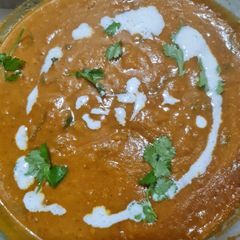 A picture of Makhni sauce.