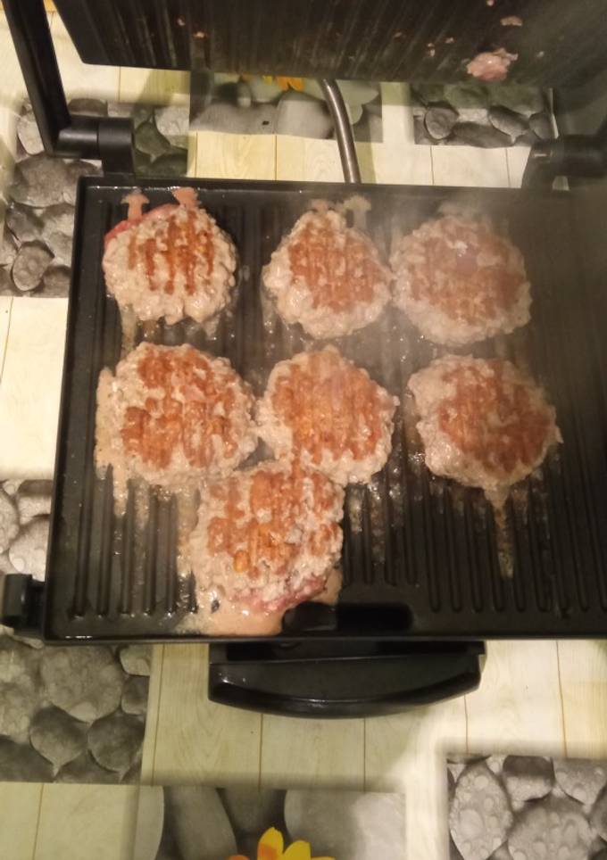 Котлетки на грилі😋