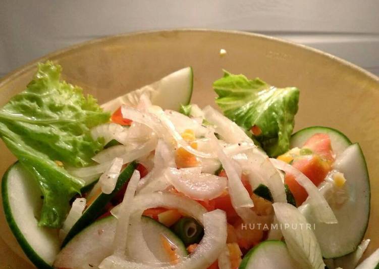 Langkah Mudah Menyiapkan Salad Sayur Lemon Dressing Enak Banget