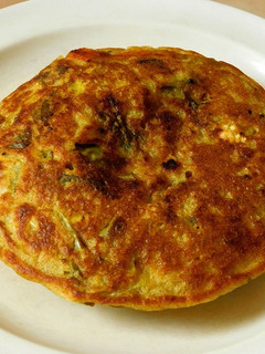 தக்காளி ஊத்தப்பம் (Thakkaali oothappam recipe in tamil) செய்முறை முக்கிய புகைப்படம்