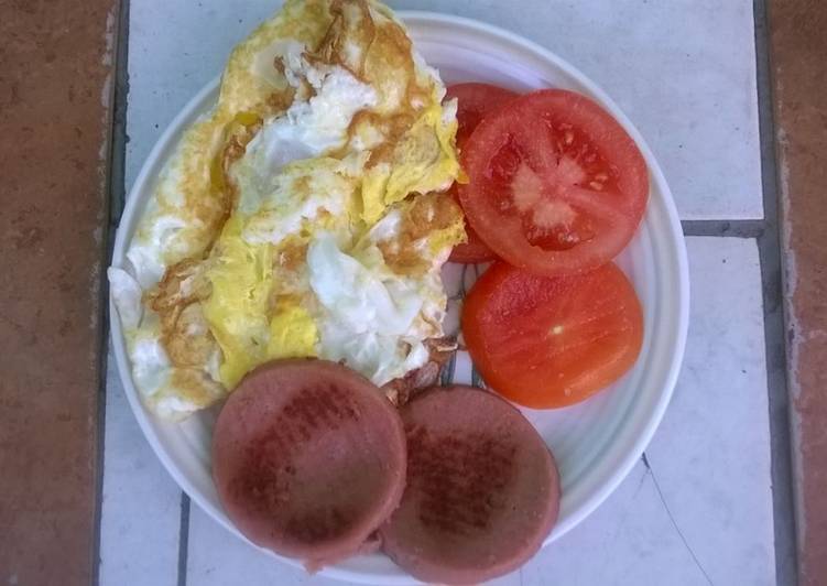 Recipe: Appetizing Fried eggs polony and tomato