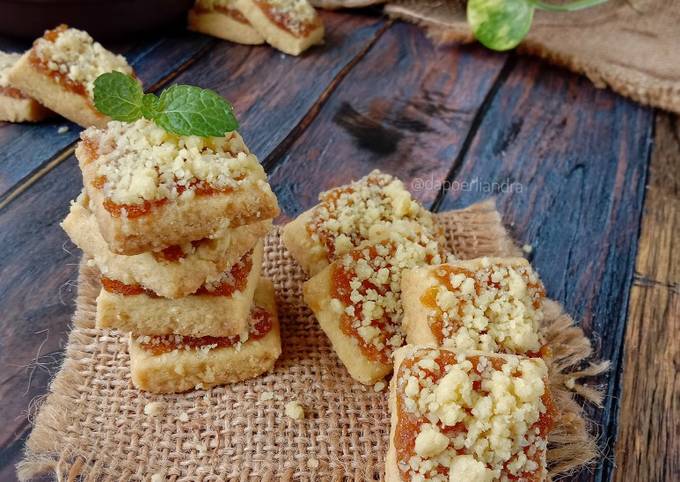 Pineapple Streusel Bars (Nastar Potong)