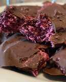 Bocaditos de yogurt, frutos rojos y coco