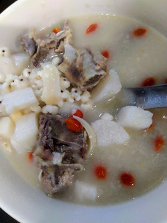 山藥薏仁百合排骨湯(家常好湯)(一鍋到底料理) 的食譜成品照片