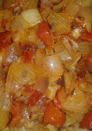 A picture of Pyaaz tamatar.