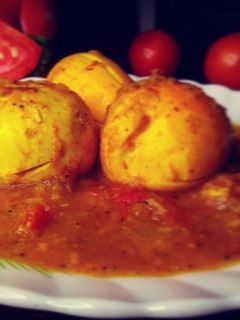 টমেটো এগ কারি (tomato egg curry recipe in Bengali) রেসিপির প্রধান ছবি