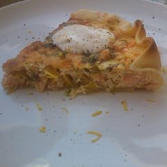 A picture of Salmon quiche.