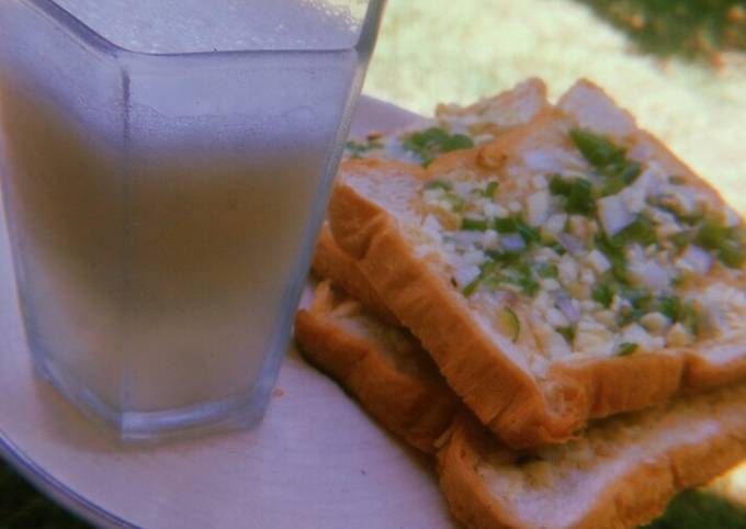 Cheesy Garlic Toast