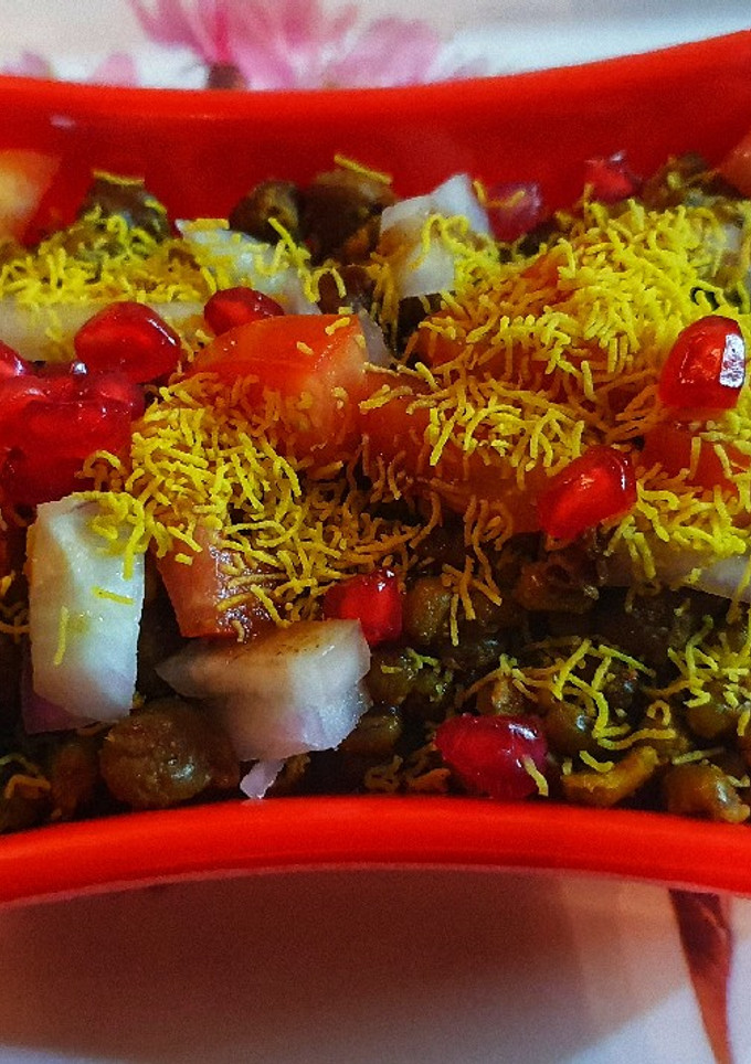 चना चटपटी चाट (Chana Chatpati chaat recipe in hindi) रेसिपी मुख्य फोटो