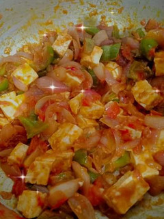 चिल्ली पनीर (chilli paneer recipe in Hindi) रेसिपी मुख्य फोटो