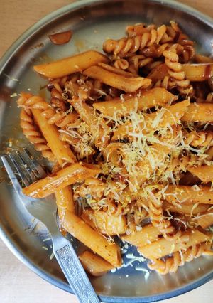 A picture of Instant cheese pasta.