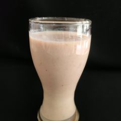 A picture of Gulkand chikoo milk shake.