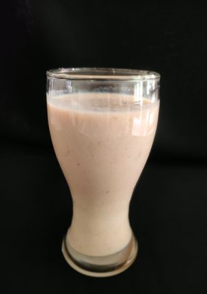 A picture of Gulkand chikoo milk shake.