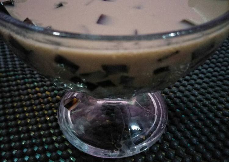 Cara termudah untuk Campuran Di RumahEs cincau capucino