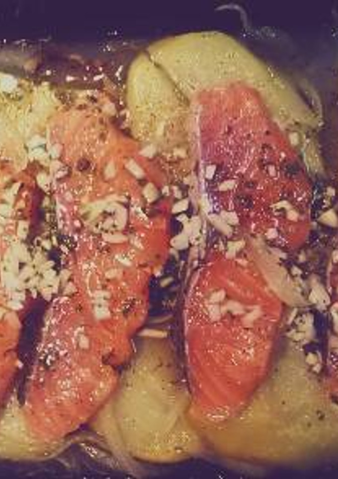 Una foto de Salmón al horno