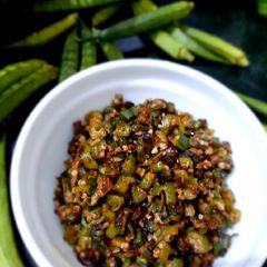 A picture of Dry Bhindi sabzi.