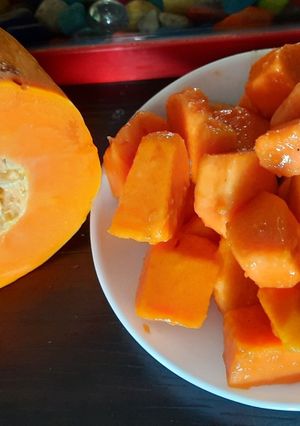 पपईफ्रुट सलाड (papyafruit salad recipe in marathi) रेसिपी चे मुख्य फोटो 
