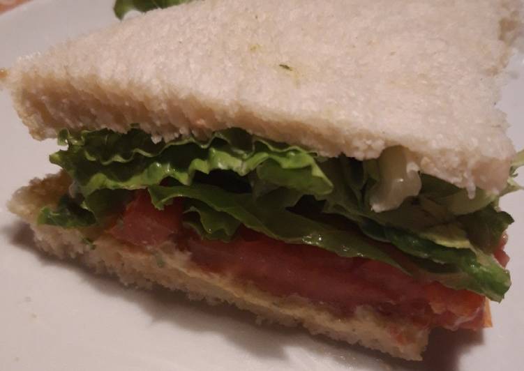 Tramezzino con hummus di zucchine