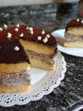 Torta rellena de mousse de chocolate