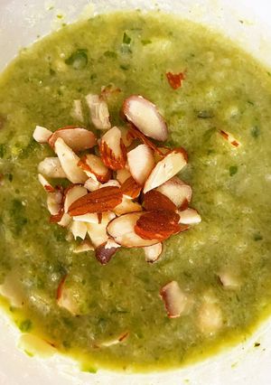 Una foto de Cereal de pepino y matcha