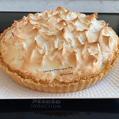A picture of Lemon Meringue Pie.