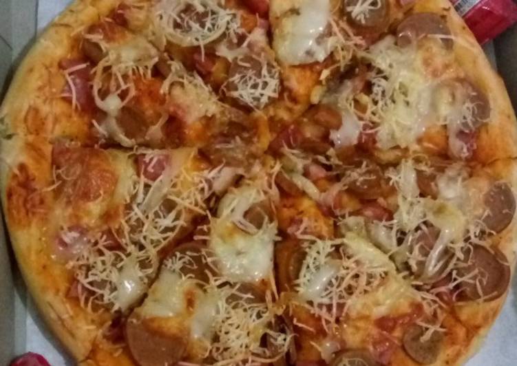 Resep Pizza Sosis, Beef &amp; Mozzarella..ala Peter Reinhart, Enak