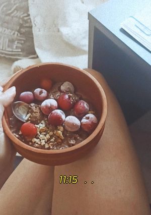 Φωτογραφία της συνταγής Σοκολατένιο oatmeal με κεράσια και καρύδια