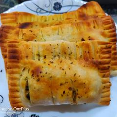A picture of Paneer and spinach pockets.