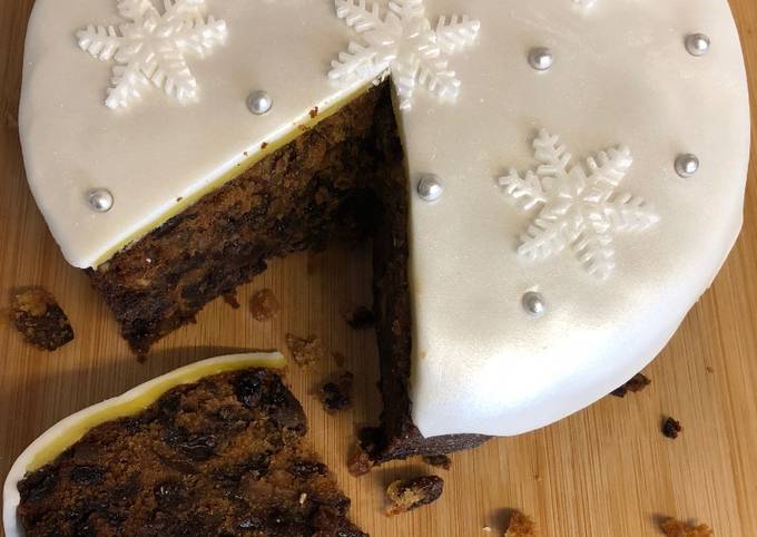 Easy Last Minute Christmas Cake Recipe by Katie Davies - Cookpad