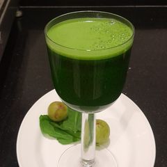 A picture of Palak - Amla juice.
