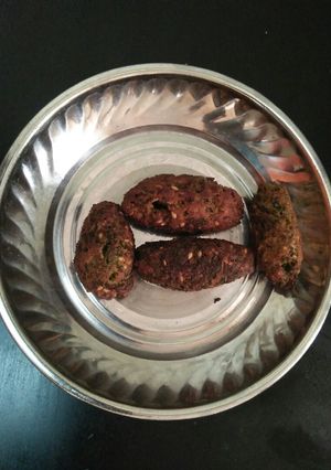કારેલા ની છાલ ના મુઠીયા રેસીપી મુખ્ય ફોટો