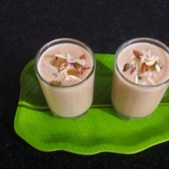 A picture of Chikoo drink.