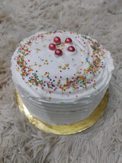 A picture of Vanilla sponge cake.