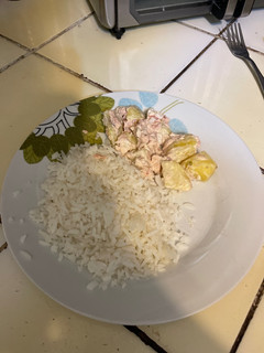 Una foto de Ensalada de papa con atún