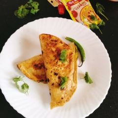 LEFTOVER CHEESE CHAPATI WRAP 🌯🌮 A picture of LEFTOVER CHEESE CHAPATI WRAP 🌯🌮.