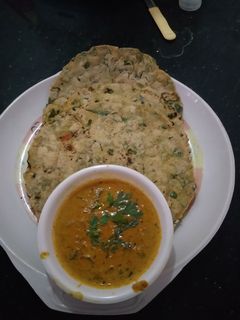 मिक्स व्हेज मसाला भाकरी (mix veg masala bhakri recipe in marathi) रेसिपी चे मुख्य फोटो