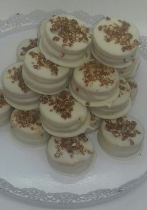 Foto principal de Alfajor de chocolate blanco