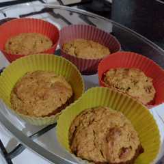 Una foto de Muffins de Manzana, con harina de lino dorado y arroz -Sin TACC-