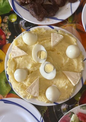 صورة لوصفة بطاطا مهروسة مع جبن و بيض