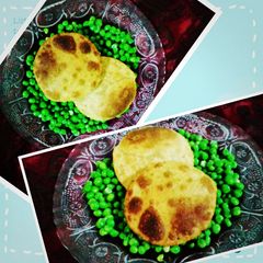 A picture of Green peas puri.
