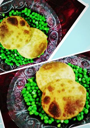 A picture of Green peas puri.